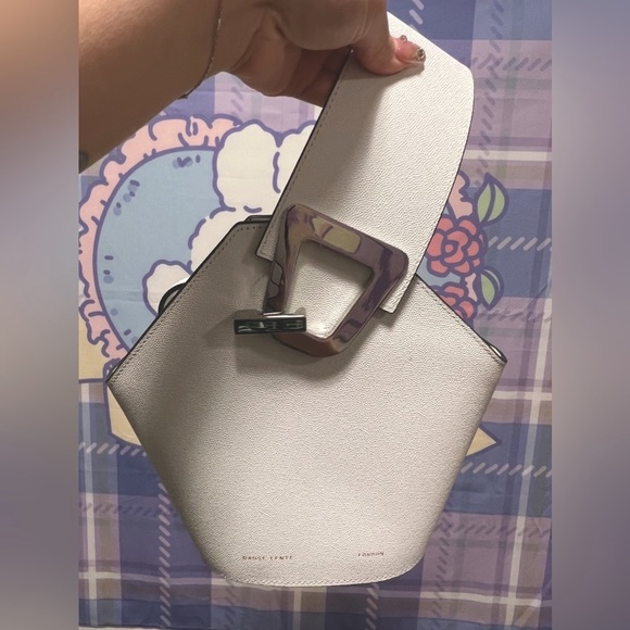 Dense Lente women's bag- leather hexagon bucket - Picture 7 of 10